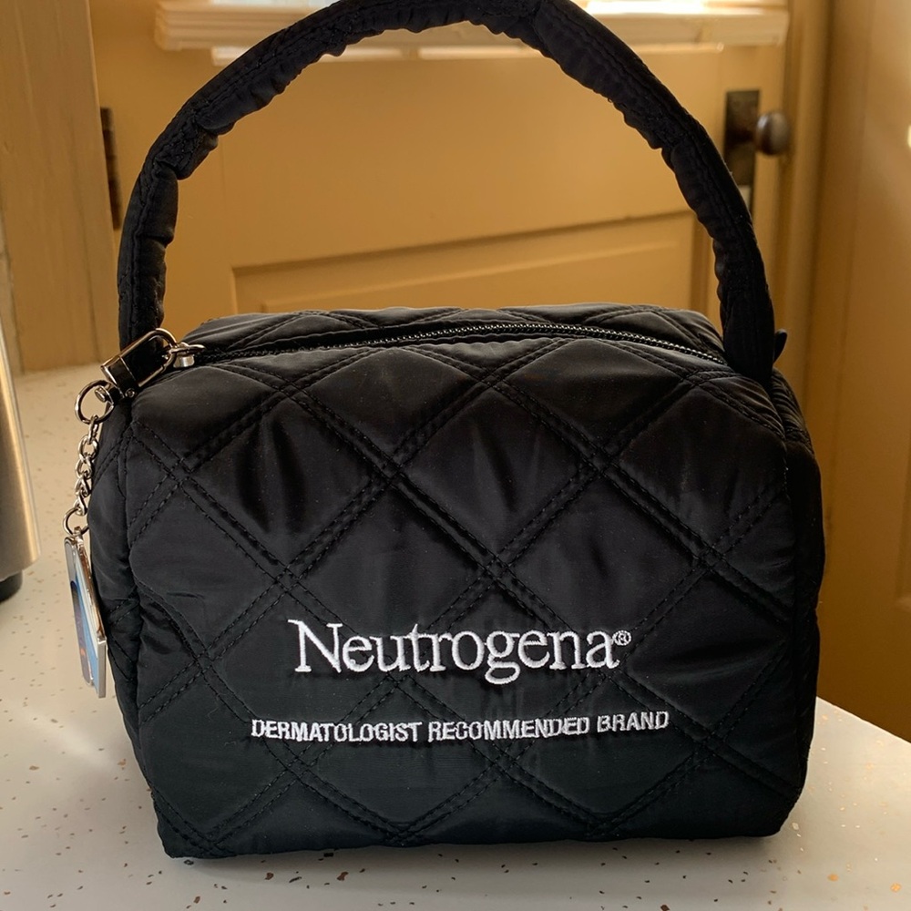 Neutrogena cosmetic bag